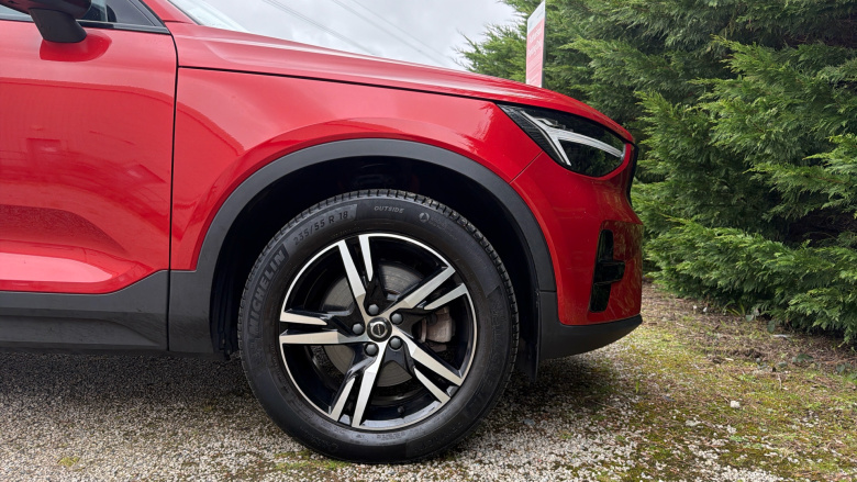 Volvo XC40 2.0 B3P Plus Dark 5dr Auto Petrol Estate